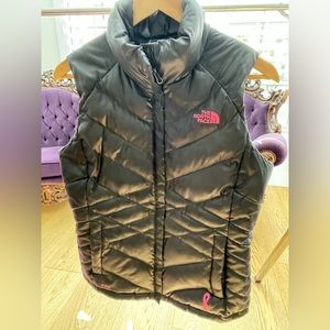 Women’s north face down vest with support breast cancer.
